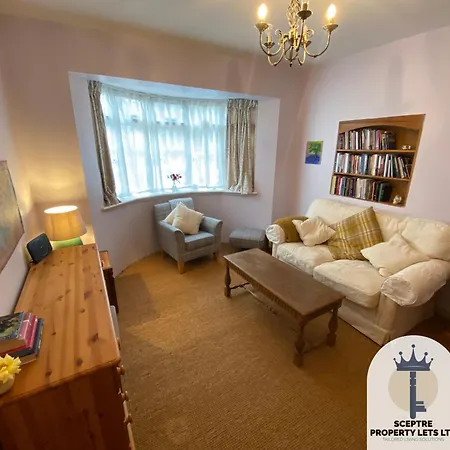 Beautiful Self-Contained Cottage Ickenham Экстерьер фото